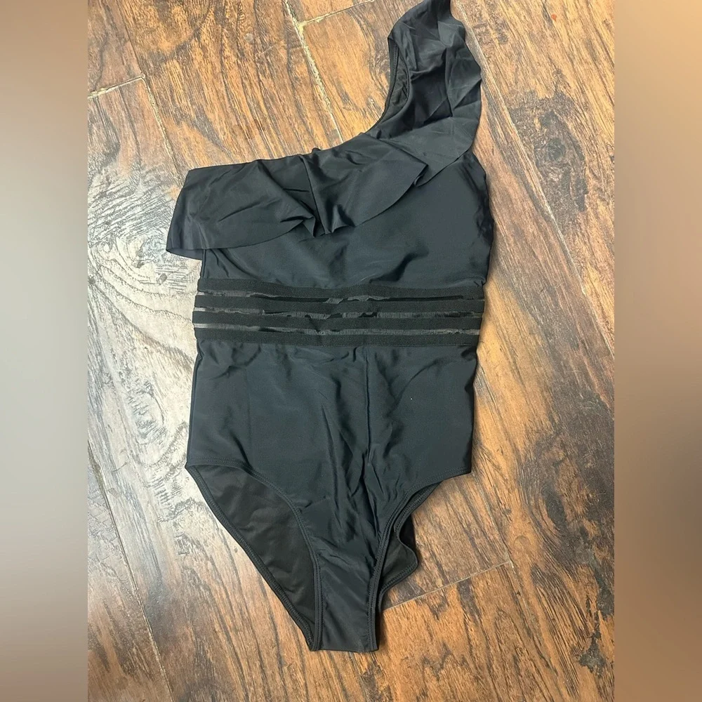 Elegant Black One-Shoulder Swim One Piece. <<<<<108>>>>